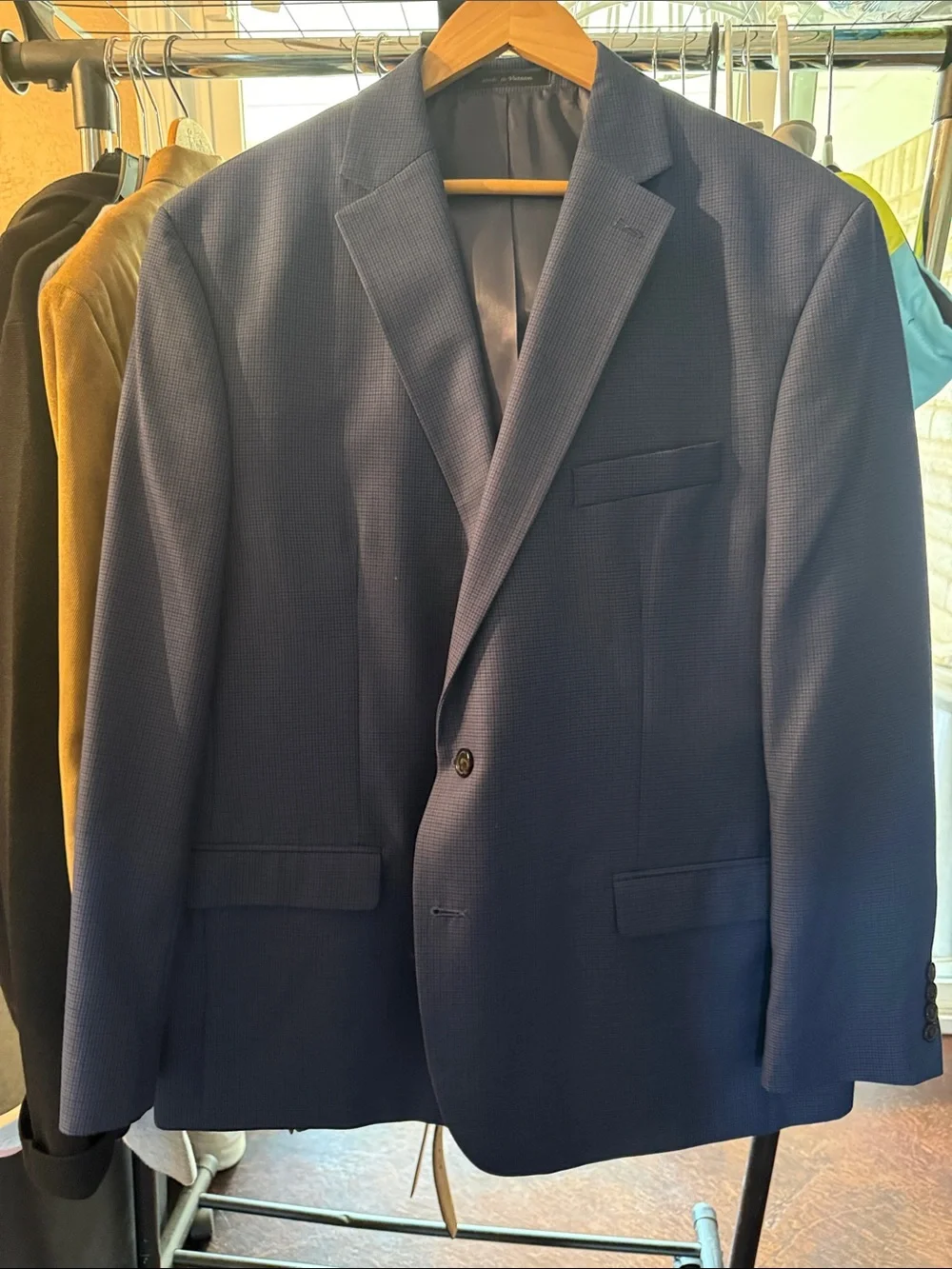 CHAPS Men's Navy Textured Two-Button Blazer
